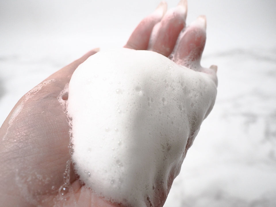 haruシャンプーを泡立てた写真