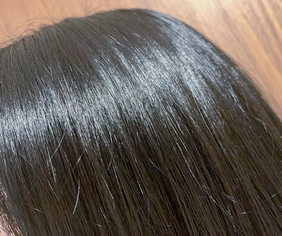 女性の髪の毛の写真