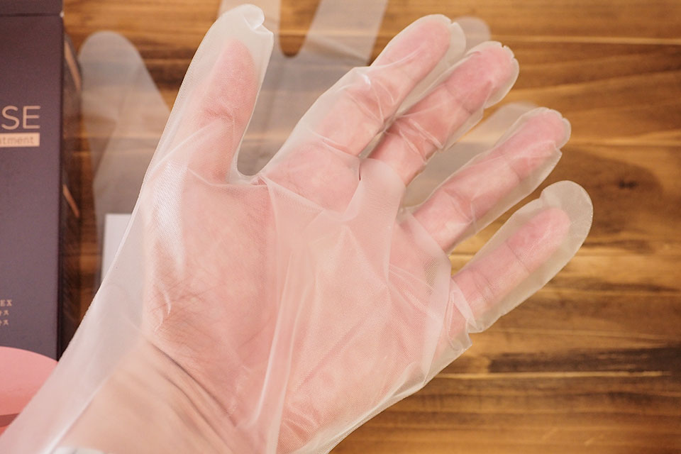 レセの手袋を装着した様子