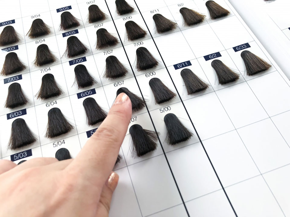 ブラックカラーのカラーチャートの画像