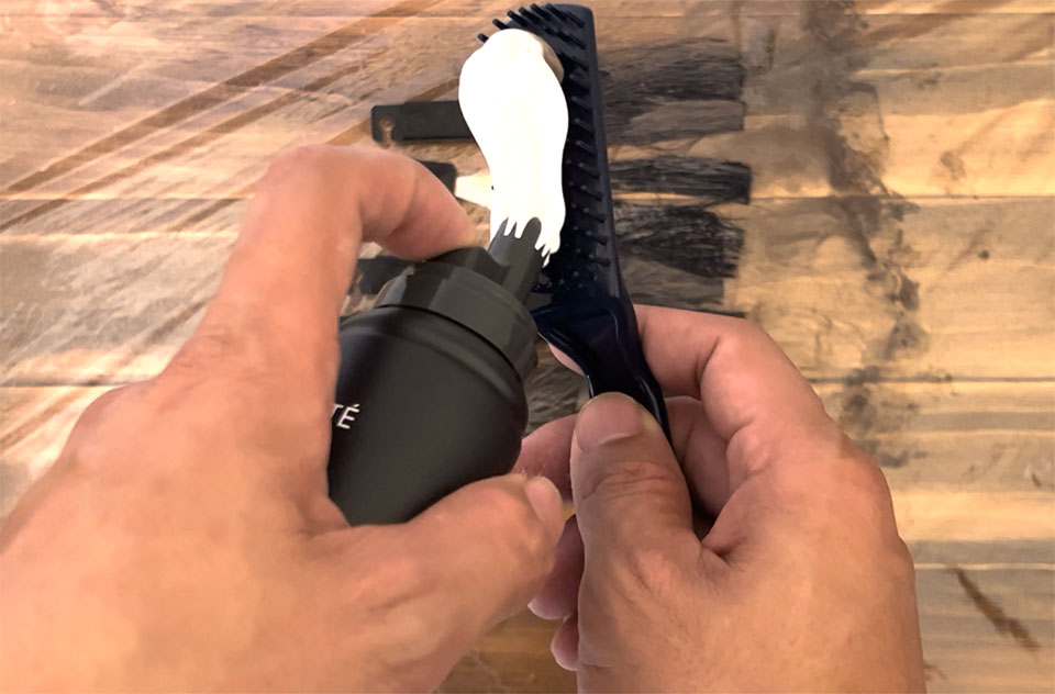 1液タイプの染料を出したシーン