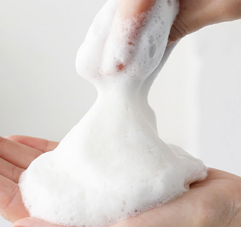 琉白洗顔泡写真