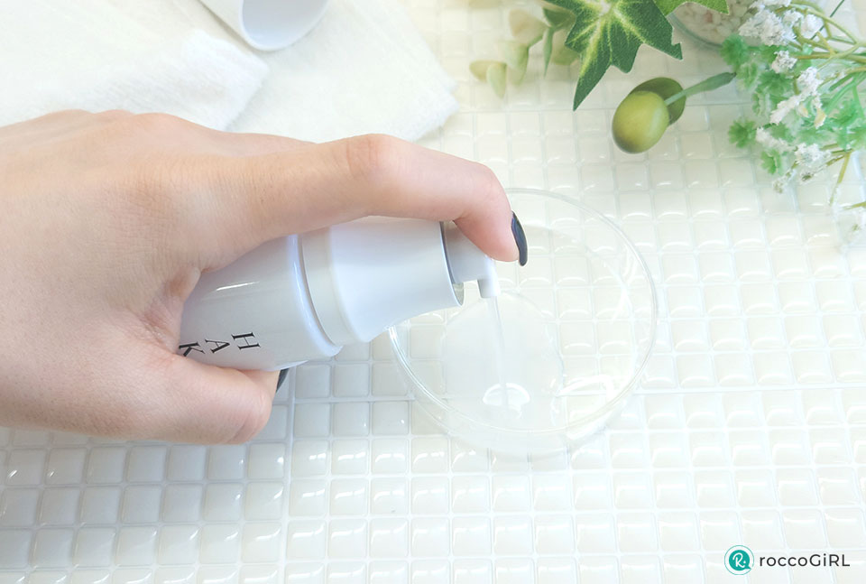 HAKUアクティブメラノリリーサーを出しているところ