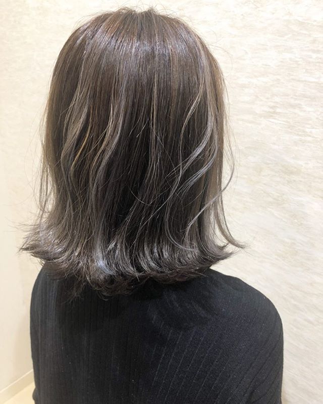 21年春の人気髪色を徹底調査 おしゃれ女子の髪型から旬のヘアカラーを学ぼう Roccogirl 21年春の人気髪色を徹底調査 おしゃれ女子の髪型から旬のヘアカラーを学ぼう Roccogirl