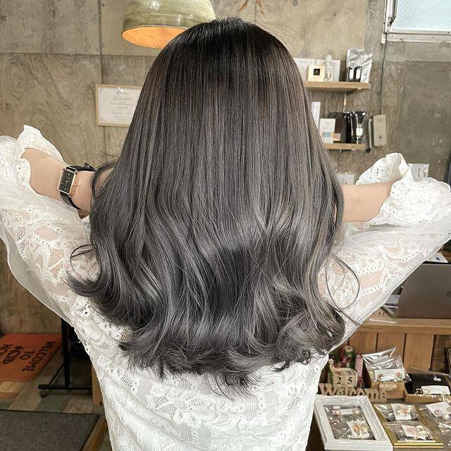 グレージュヘアカラーで大人の可愛さと透明感を セルフでも簡単 最新のカラーリング Roccogirl